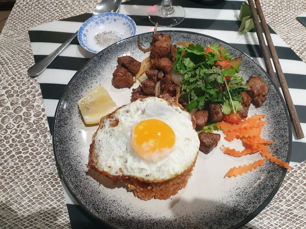 Boeuf Lok Lak Avec Oeuf